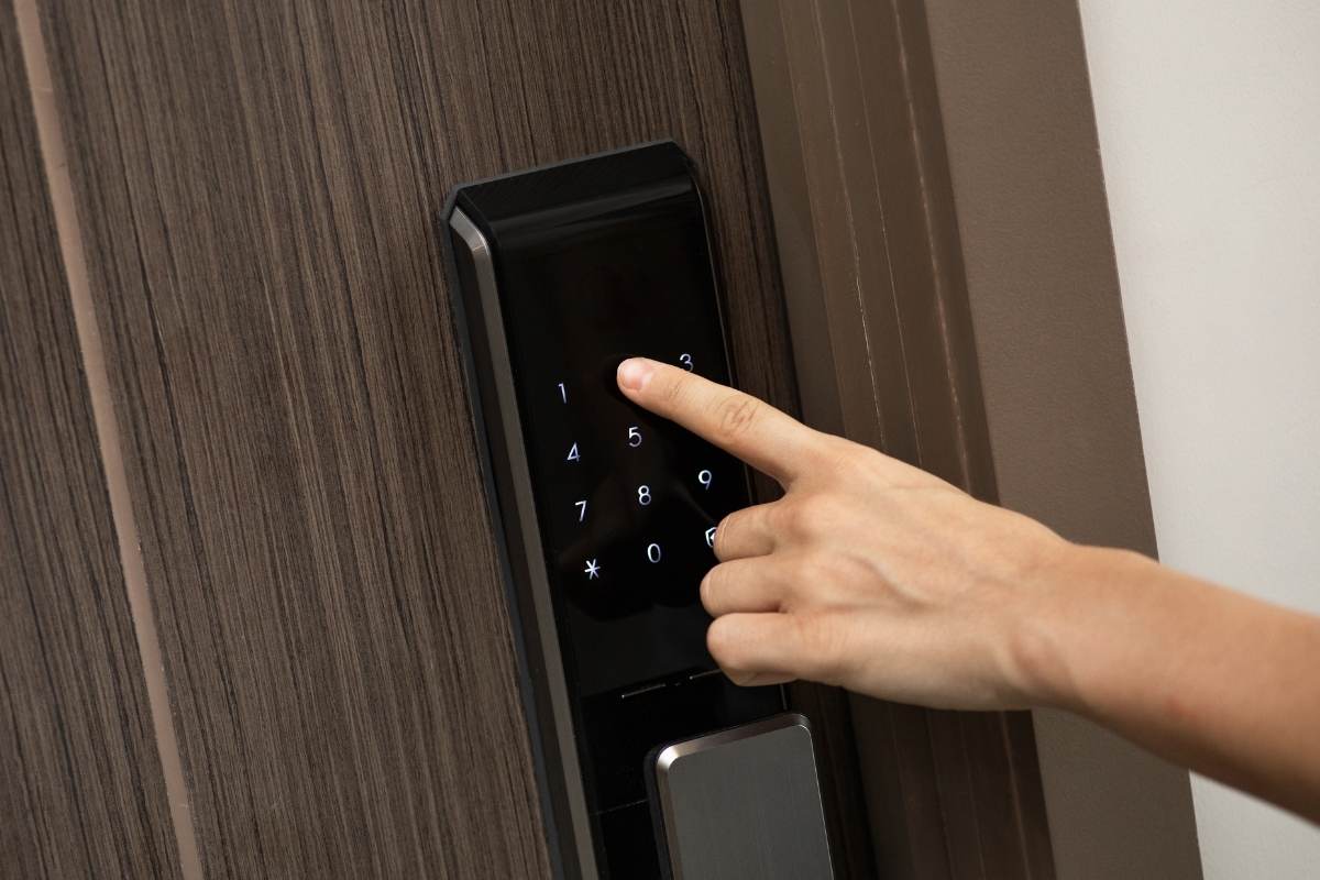 Check the Security of an Apartment Before Renting