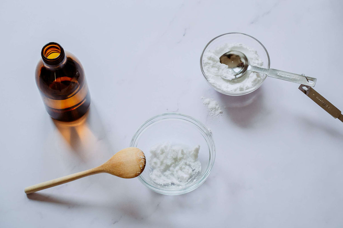 Baking soda and water mixing