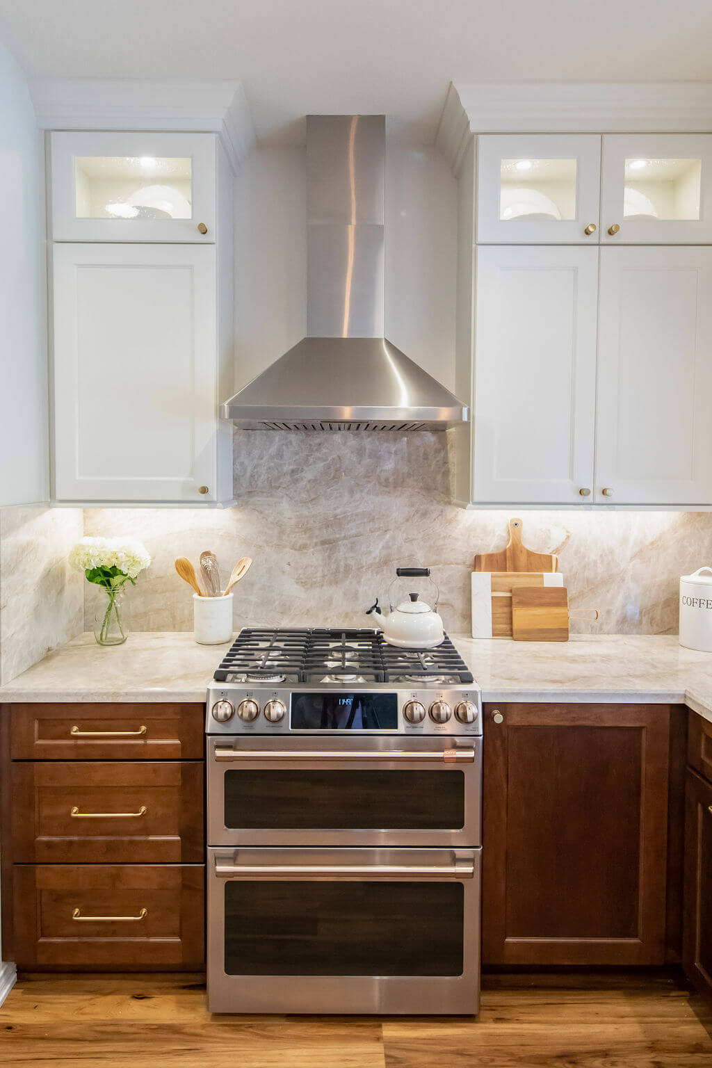 rustic kitchen look paired with Taj Mahal Quartzite