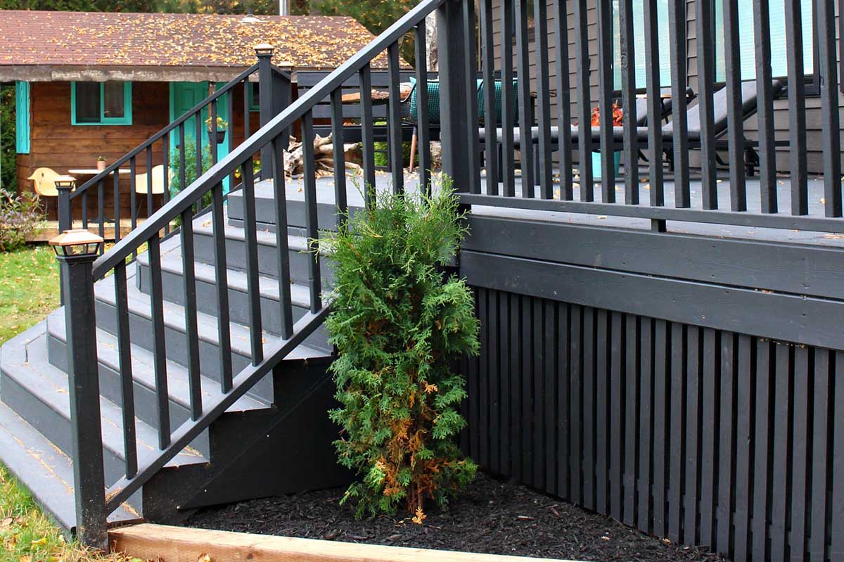 Modern Vinyl Deck Skirting Styles: Contemporary and Sleek Options