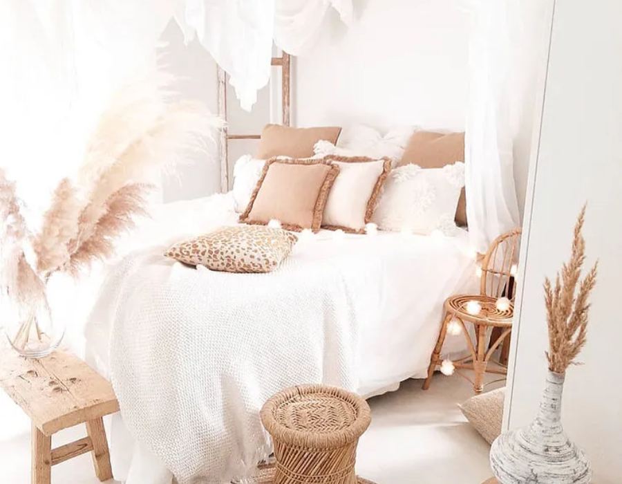 gorgeous cozy boho bedroom 